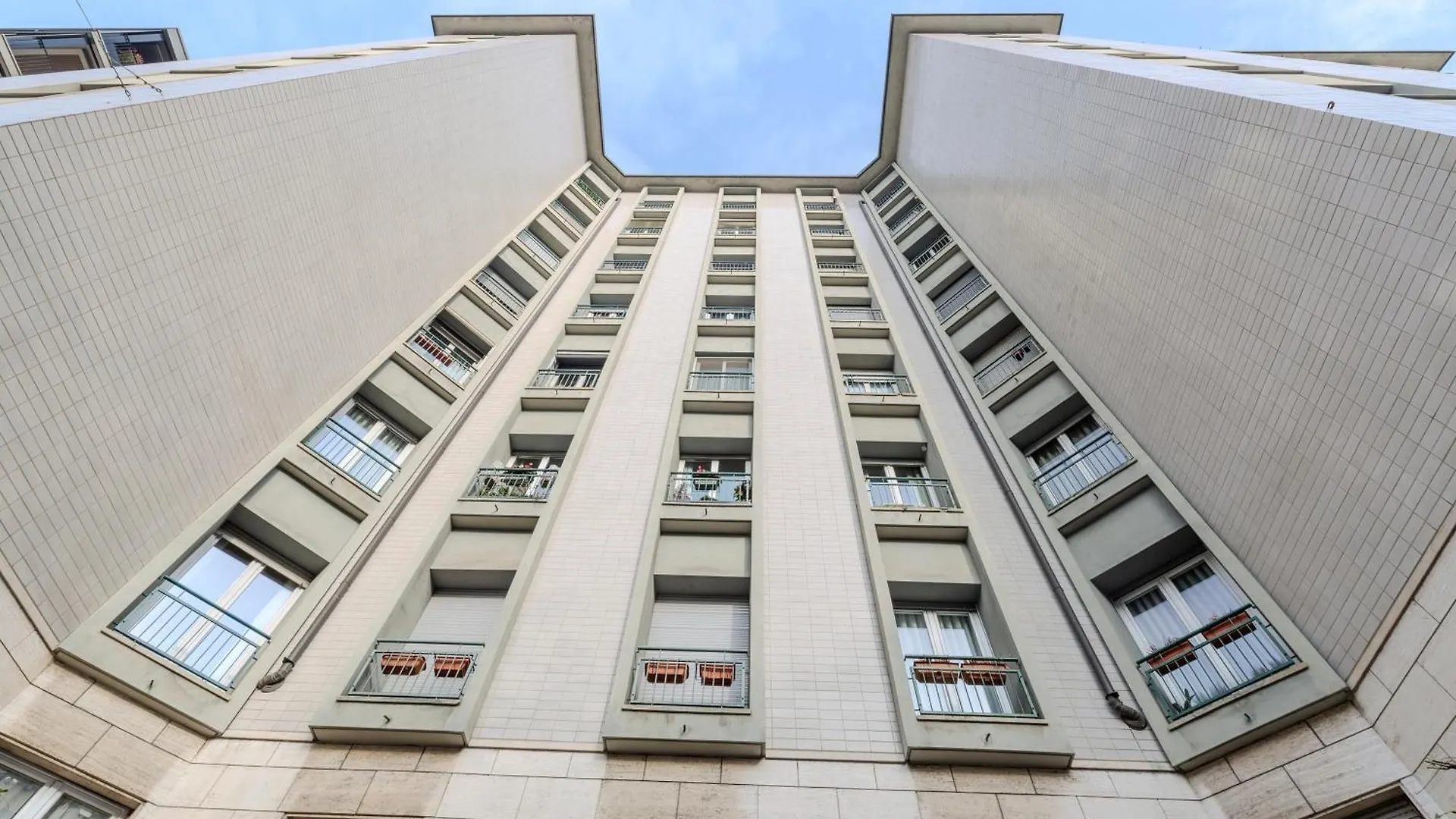 Arena Modern Apartment Milan